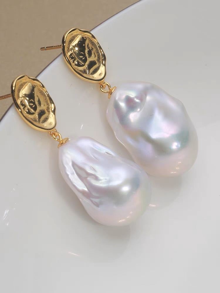 Retro Gold Coin Embossed Baroque Pearl Earrings